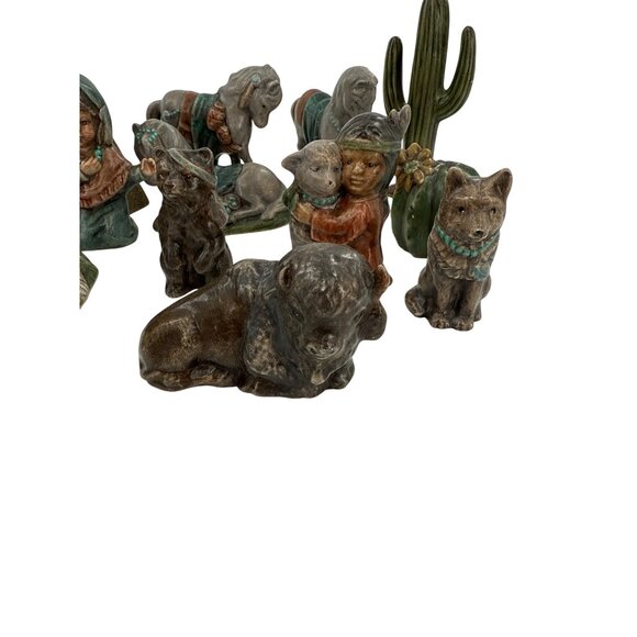Native American Nativity Set 18-Piece Handcrafted Figurines Ceramic - Picture 5 of 7